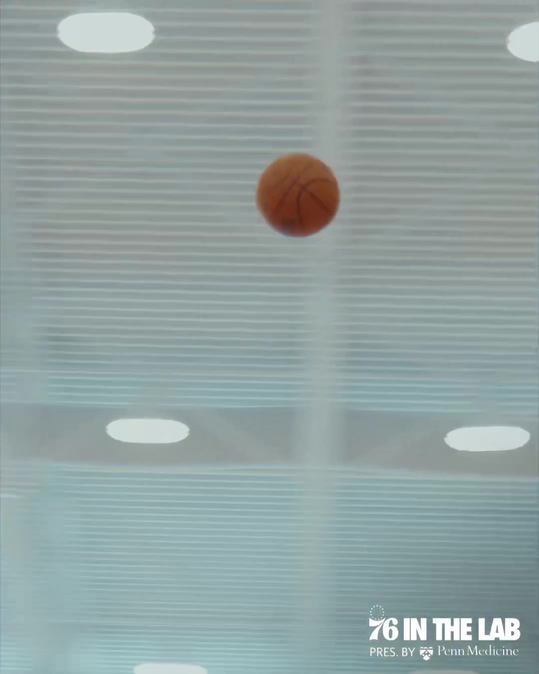 博鱼电竞-76人官推晒恩比德和乔治训练片段：开工之前的训练