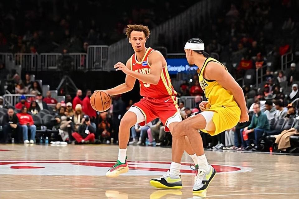 博鱼电竞-传球能力并不差，老鹰后场新星身上还有不小的潜力可以挖掘？